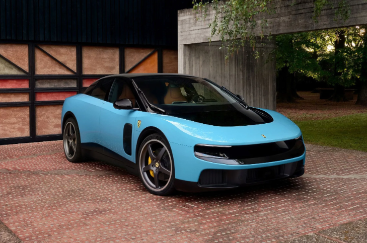 Ferrari’den Tarihi Adım: İlk Tam Elektrikli Modeli Tanıtıldı